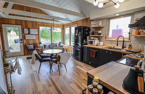 Grand Lake Cabin | BeeHive Bungalow - Gorgeous Lake views and completely updated throughout!