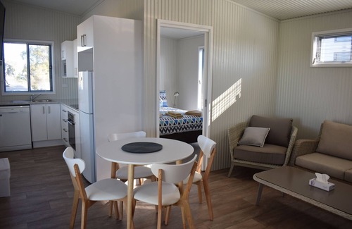 Bega Hotel | Bega Caravan Park