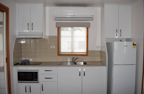 Bega Hotel | Bega Caravan Park