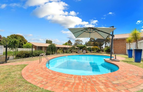 Sebastopol Hotel | Begonia City Motor Inn