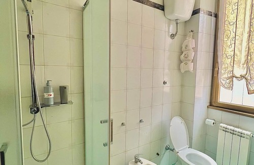 Quartiere XXIII Alessandrino Apartment | BEGONIE HOUSE Spacious, bright and colorful apartment in Centocelle.
