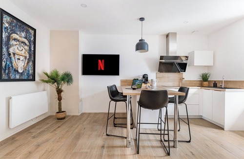 Saint-Etienne Apartment | Beige Hospitalité - Jane - Jungle 2 chambres 4 pers wifi Netflix