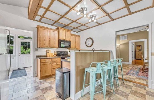 Siloam Springs House | Beit Shalom (House of Peace)