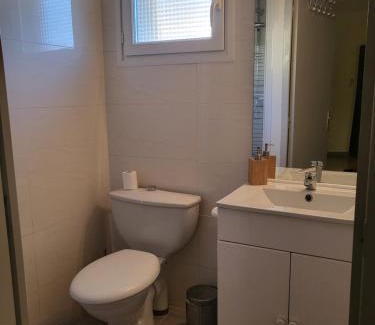 Serignan Apartment | Bel appartement à 300 mètres de la plage +parking