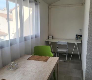 Serignan Apartment | Bel appartement à 300 mètres de la plage +parking