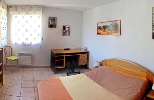 Forville Apartment | Bel appartement 67m² 2 chambres, parking, balcon sud – Briançon - FR-1-330C-72