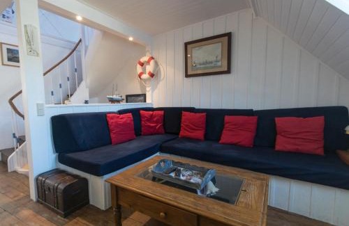 Le Palais Apartment | Bel Appartement Spacieux avec Vue sur Port et Citadelle - FR-1-418-58
