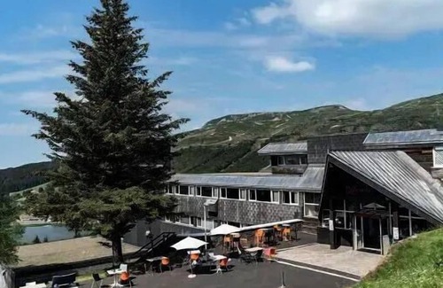 Besse-et-Saint-Anastaise Apartment | Belambra Clubs Superbesse - Le Chambourguet - Half-board - Classic Accommodation 1 Bedroom Sleeping area 2 Adults Balcony