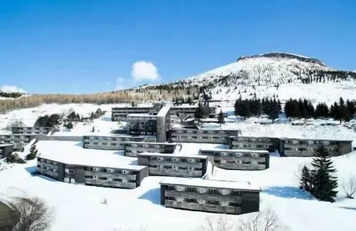 Besse-et-Saint-Anastaise Apartment | Belambra Clubs Superbesse - Le Chambourguet - Half-board - Classic Accommodation 1 Bedroom Sleeping area 2 Adults Balcony