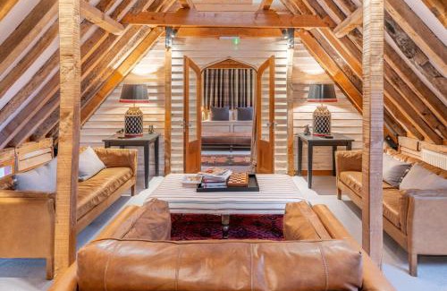 Sudbury House | Belchamp Hall Hayloft and Stables