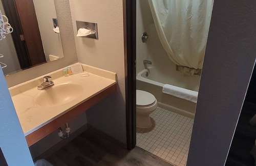 Belgium Hotel | Belgium Inn & Suites