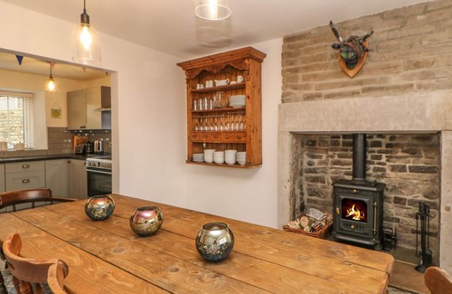 Mickleton House | BELGRAVE HOUSE, pet friendly, with hot tub in Mickleton, Teesdale