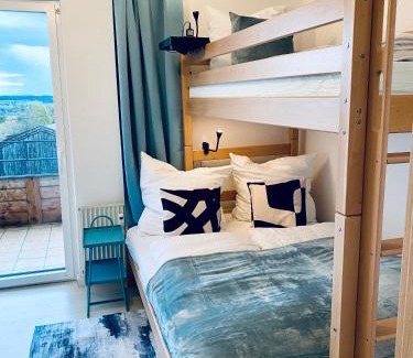 Rimsting Apartment | Belisima Apartments I Ferienwohnung Rimsting - Krautinsel I Chiemsee I Modern mit Seeblick I 2 Balkone I 2 Schalfzimmer I Waschmaschine I Parkplatz I Nähe Bäcker