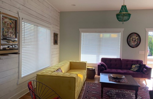 Bell Buckle House | Bell Buckle Bungalow - Beautiful, brand new, fully renovated 3 bedroom, 2 bath