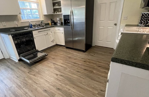 Country Club Estates House | Bella 5 Bedrooms - Home is where your heart is.