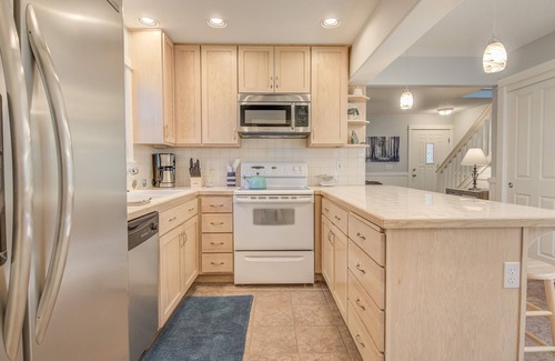 Lincoln Beach House | Bella Beach has All the Amenities You Want, Separate Game Room, Covered Hot Tub!