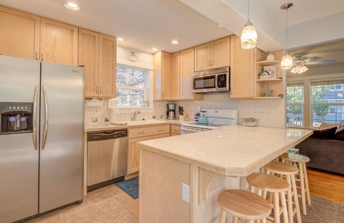 Lincoln Beach House | Bella Beach has All the Amenities You Want, Separate Game Room, Covered Hot Tub!