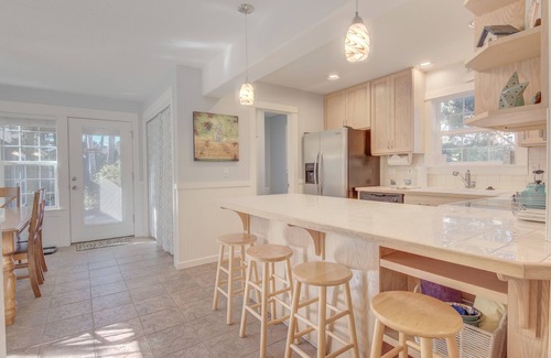 Lincoln Beach House | Bella Beach has All the Amenities You Want, Separate Game Room, Covered Hot Tub!