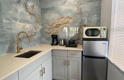 Sanford Apartment | Bella Breeze