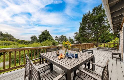 Neahkahnie Beach House | Bella Sol by AvantStay Ocean Views Game Room