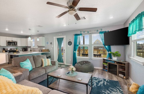 Surfside Beach House | Bella Vida- Accommodations fit for a star!