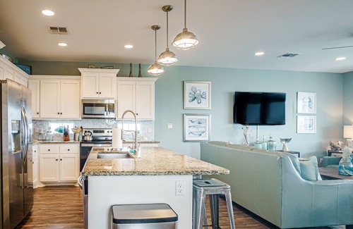 Bella Vista House | Bella Vida | Pet Friendly, Expansive Deck + Views