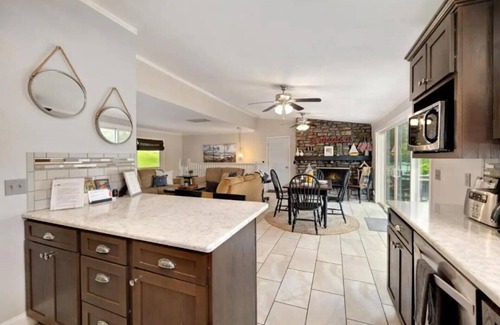 Bella Vista House | Bella Vista Lake House, MTB Trail Access, Golf, close to downtown Bentonville