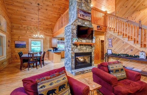 Fleetwood Cabin | Bella Woods Cabin - Privacy, Outdoor fireplace, Hot tub, game room on 14+ wooded acres