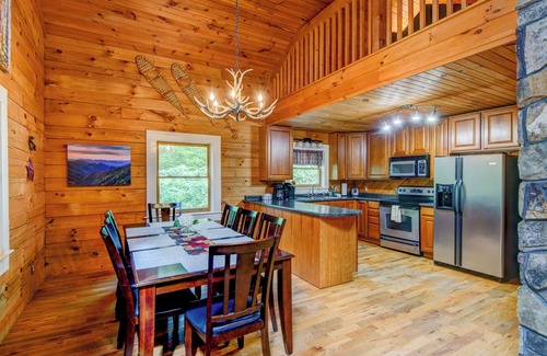 Fleetwood Cabin | Bella Woods Cabin - Privacy, Outdoor fireplace, Hot tub, game room on 14+ wooded acres