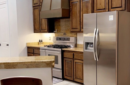 Ponchatoula House | BellaLuna sleeps 22! Massive home for groups centrally located from 5 venues!