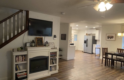 Oakhurst Cottage | Bellas Cottage-Yosemite Oakhurst Bass Lake winter special lowest price of the yr