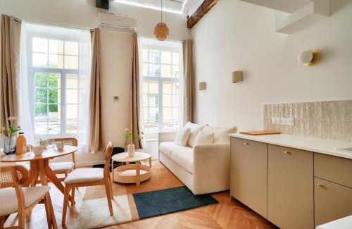 Quartier Saint-Ambroise Apartment | Belle epoque - Magnifique duplex avec mezzanine pour 4