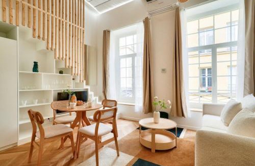 Quartier Saint-Ambroise Apartment | Belle epoque - Magnifique duplex avec mezzanine pour 4