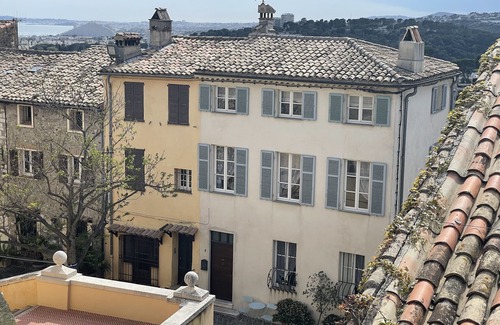 Cagnes-sur-Mer House | Belle Maison Située Face au Château-musée du Haut de Cagnes