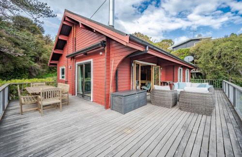 Akaroa House | Belle Vue Haven - Akaroa Holiday Home