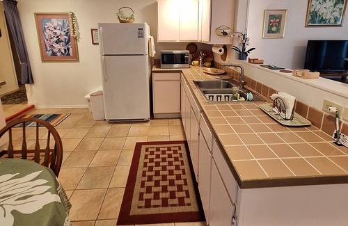 Captain Cook Bed & Breakfast | Belle Vue Kona B&B Orchid Suite – Breathtaking Views & Island Comfort