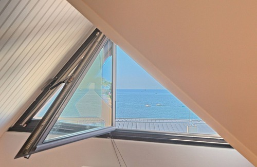 Kerroch Apartment | Belle Vue Mer et Groix by Interhome
