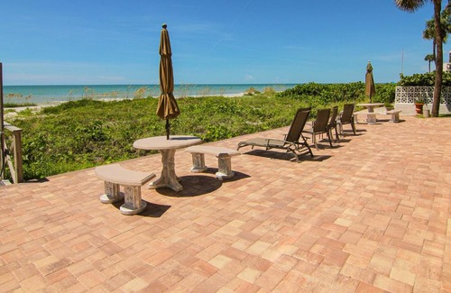 Belleair Beach Apartment | Belleair Sands 107