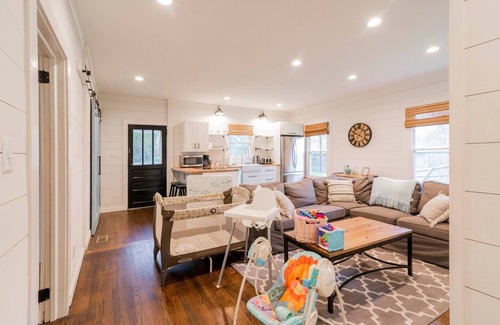Belmont House | Belmont Bungalow - close to downtown