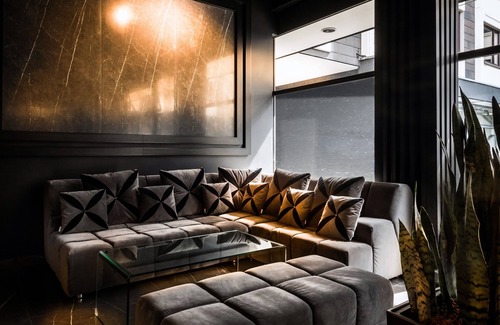 Old Town Hotel | Belmont Classic