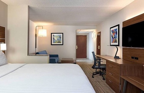 North Belmont House | Belmont! Freedom Park! Relax & Enjoy,Bring Fun 01!
