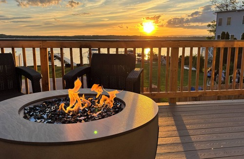 Saratoga Springs House | Belmont Ready- Spacious 6-Bedroom-Saratoga Track-Lake View Rental, WiFi, AC