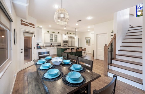 Belmont Shore House | Belmont Shore Retreat | Rooftop Lounge, Putting Green & Near 2nd Street Beaches