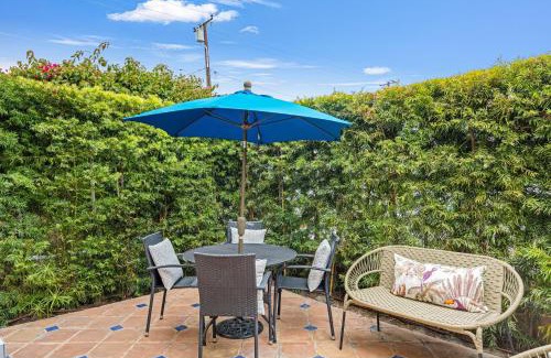 Belmont Shore House | Belmont Shore Retreat Rooftop Lounge Putting Green Near 2nd Street Beaches