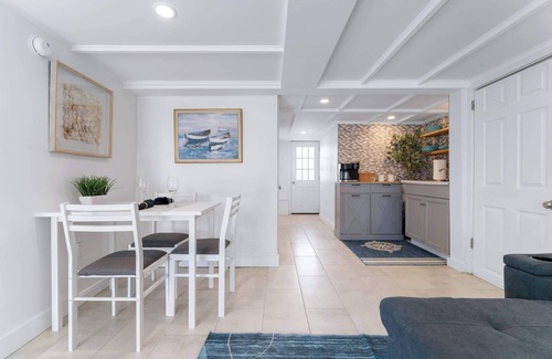 Wells Beach Apartment | Below Deck Summary: W