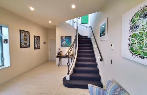 Fernhill House | Belvedere Breath Taking Lake & Mountain Views