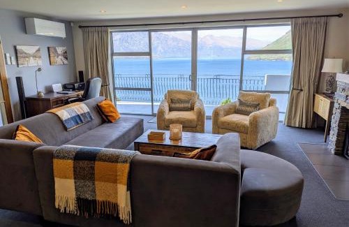 Fernhill House | Belvedere Breath Taking Lake & Mountain Views