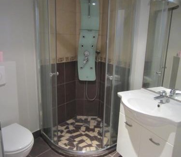 Le Pre-Saint-Gervais Apartment | Belvedere