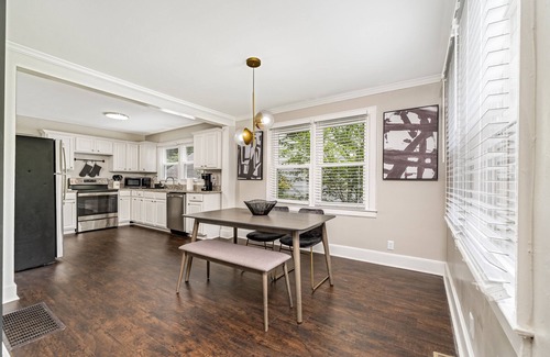 Belvedere Park House | Belvedere Gem- 10 mins to Emory Decatur hospital*8 mins to downtown Decatur