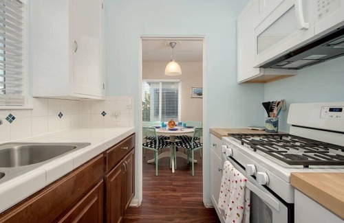 Mission Beach Apartment | Ben's Beach Bungalow 3, Ocean View Mission Beach 1BR